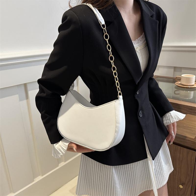 New Temperament Fashionable Design Single Shoulder Crossbody Foreign Style Solid Color Chain Zipper Underarm Texture Crossbody Bag