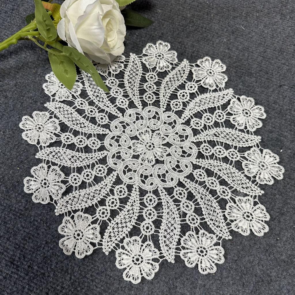 Water-soluble lace placemat French hollow embroidery fabric decorative ornament prop dining table mat white round table mat