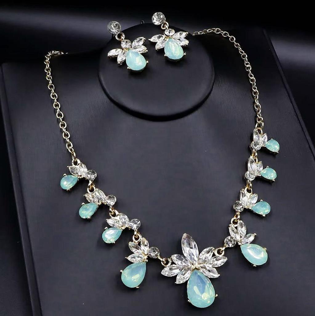 Emerald Green Geometric Necklace & Earring Set with Temperament Ear Hooks and Trendy Clavicle Chain.