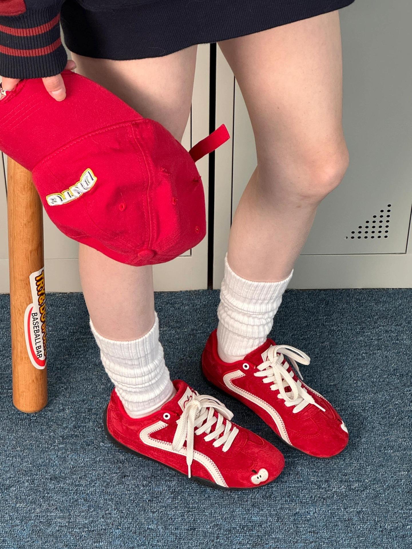 

Версия из мягкой кожи, красные немецкие тренировочные туфли для женской коллекции весна 2025, новые универсальные повседневные спортивные туфли с круглым носком на шнуровке, туфли Forrest Gump 40 красный