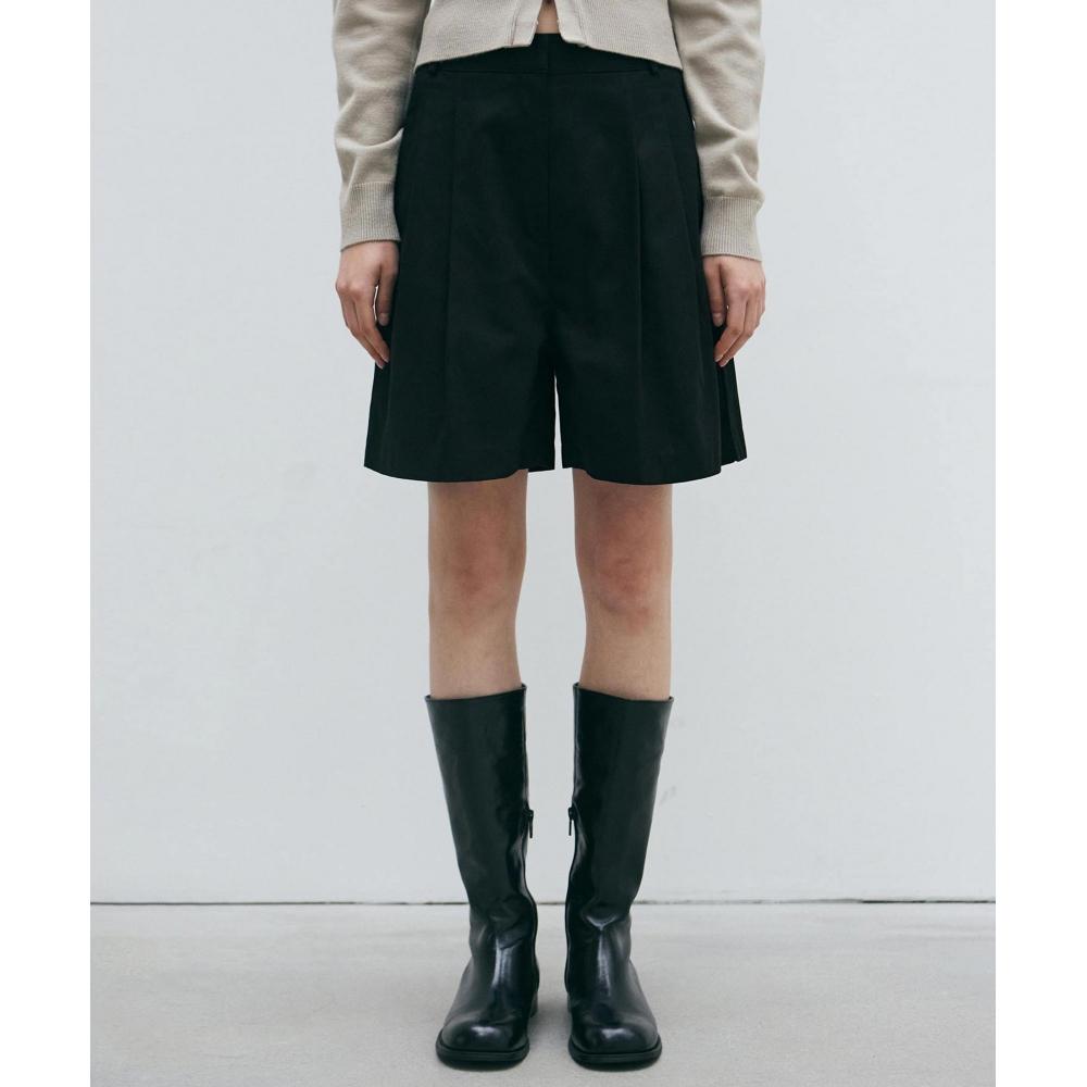 

NICKNICOLE MINIMAL BERMUDA PANTSBLACK