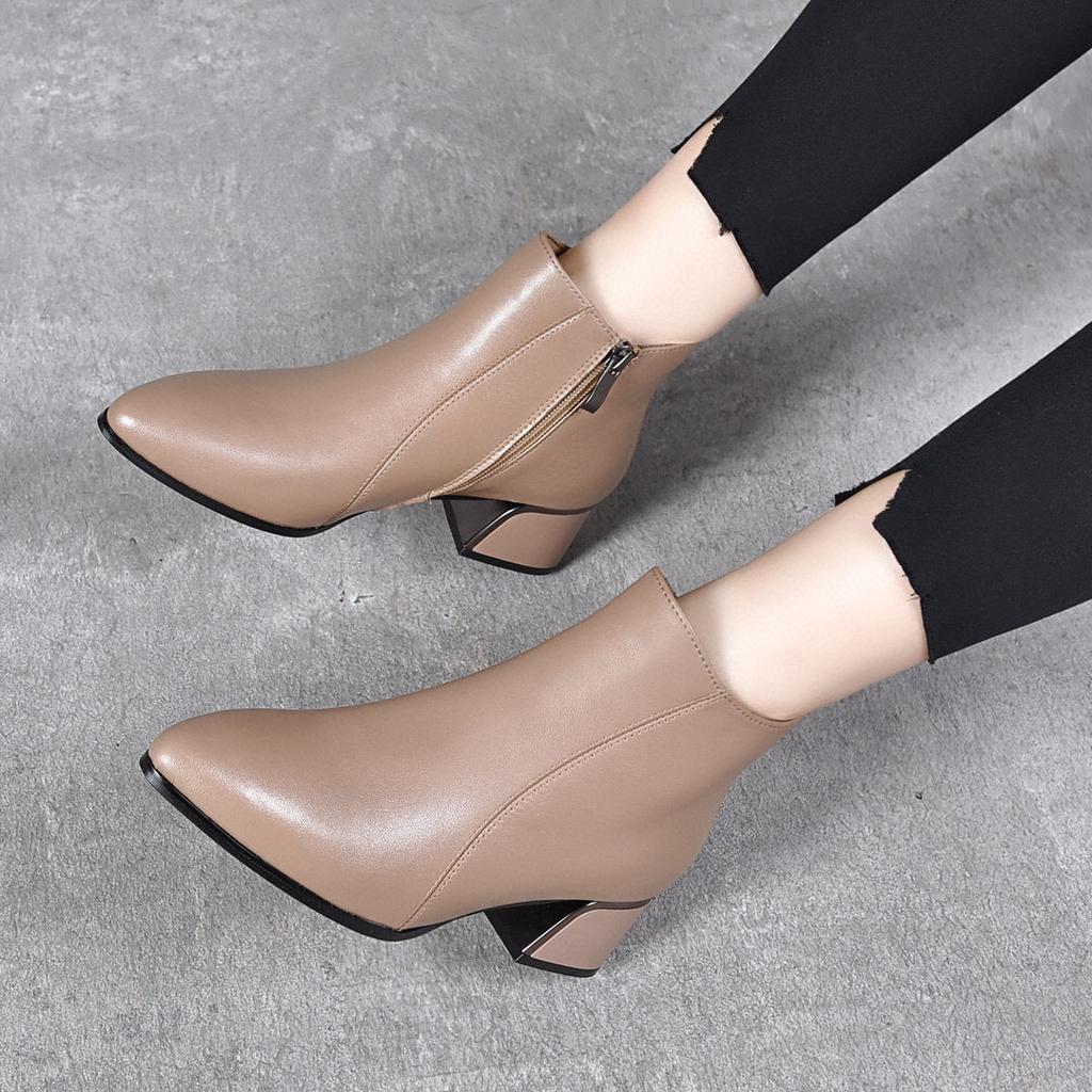 Leather Boots Women's Autumn and Winter Ankle Boots Pointed Head Thick Heel Temperament Short Boots Simple Cowhide Medium Heel Women's Fashion Boots