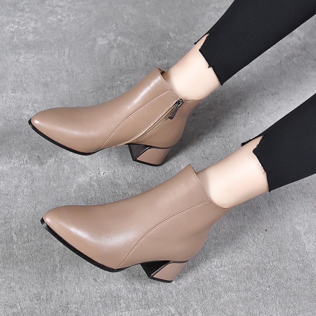 

Кожаные ботинки женские осенние и зимние ботильоны с острым носком на толстом каблуке темпераментные короткие ботинки простые из коровьей кожи на среднем каблуке женские модные ботинки 41