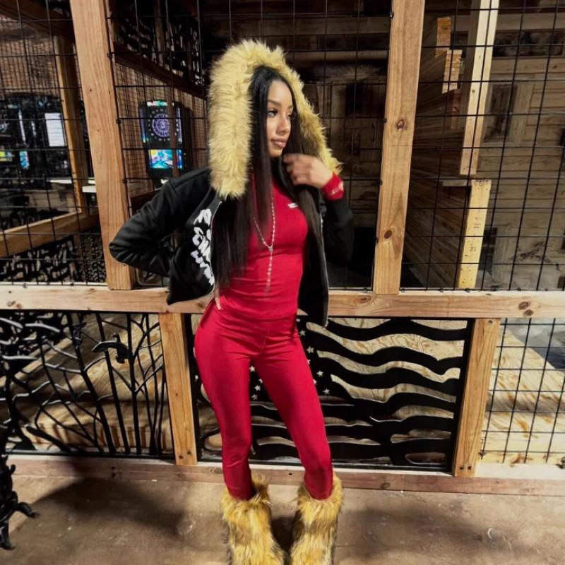 Sweat à capuche oversize court pour femme avec bordure marron pelucheuse Streetwear Pull
