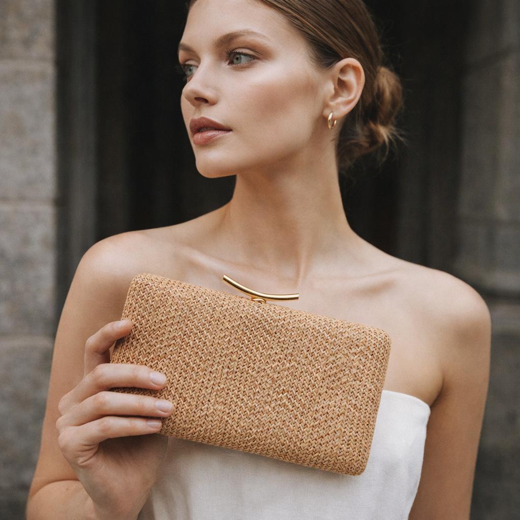 Nová raffiová tkaná taška přes rameno pro ženy Letní slaměná crossbody kabelka Módní večerní psaníčko