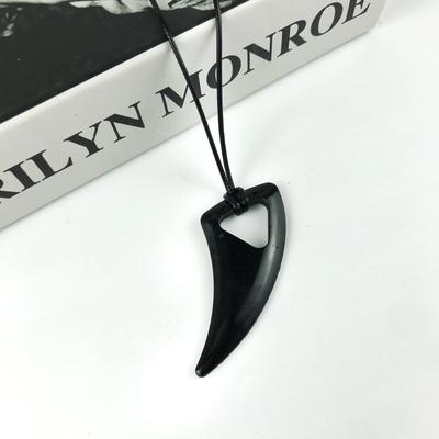 Moule en Résine Pendentif en Silicone avec Trou de Suspension, Moule de Coulée Bijoux DIY Moule en Silicone Collier Dent de Loup pour Artisanat DIY