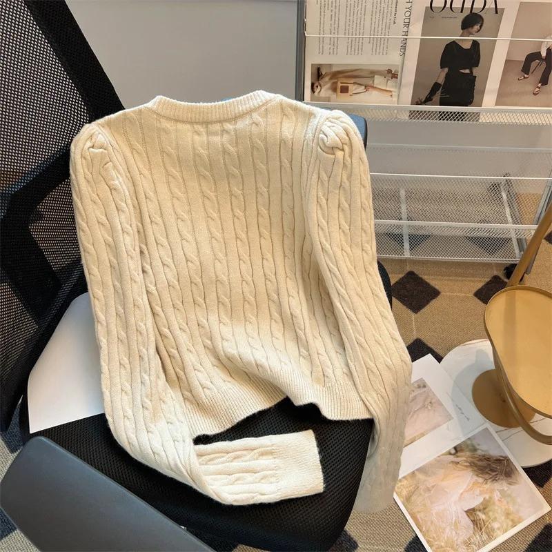 2KWEIRD Autumn New Knitted Sweater Jacket Embroidery Women Short Wool Outwear Slim Twist Knitted Cardigan Cashmere Sweet Knitwear