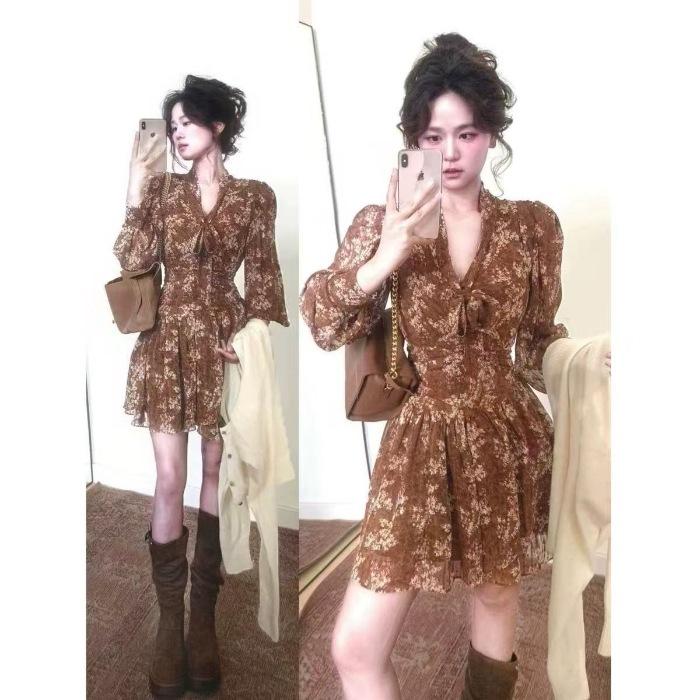 

Coffee break French temperament old money wind floral dress children s summer new long-sleeved chiffon waist skirt 2XL темно-коричневого кольору
