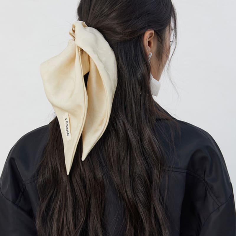 

Дж.Чанг Большая резинка-скранч с лентой_Кремовый слоновая кость Cream Ivory