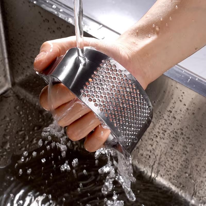 Stainless Steel Garlic Press Manual Garlic Press Squeezer Ergonomic Ginger Garlic Crusher for Vegetable Kitchen Accessories