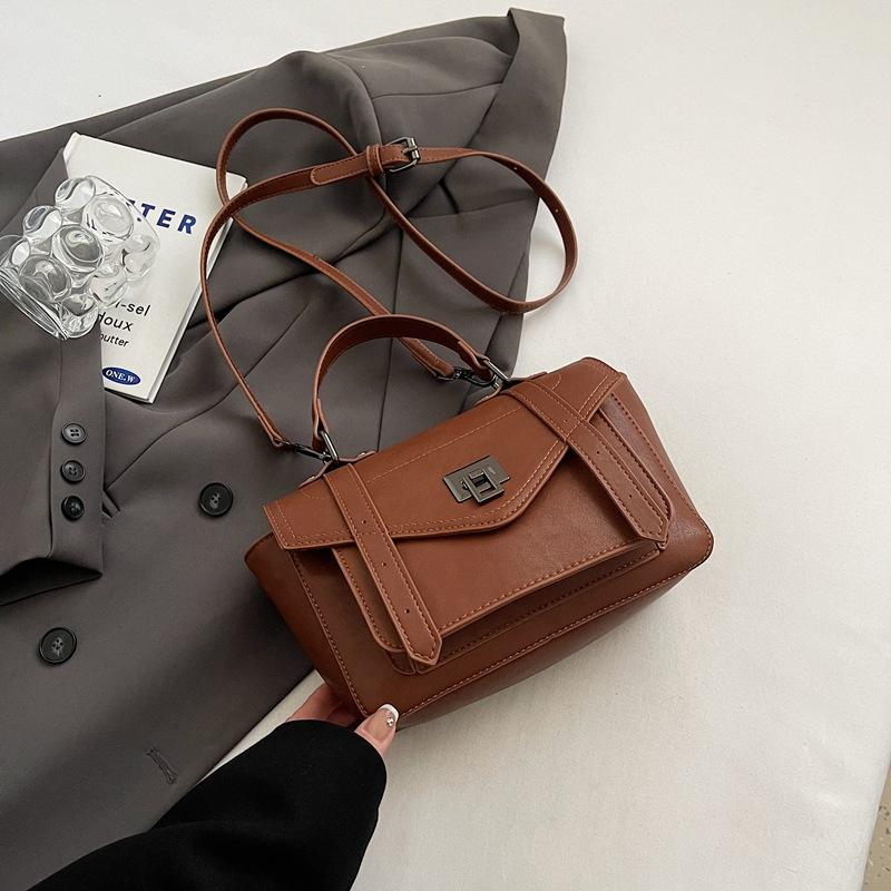 Large-capacity Bag Women's Autumn and Winter New Retro Versatile Messenger Bag Fashionable Portable Work Commuter Bag