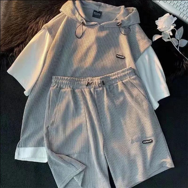 

Поддельная футболка из двух частей, мужской летний костюм с капюшоном и половиной рукавов, повседневные спортивные шорты с красивым однотонным костюмом из двух частей Tide M