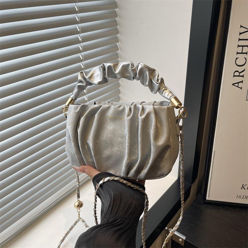 New bag women's fashion trend messenger bag versatile casual chain shoulder bag solid color hand-held pleated bag