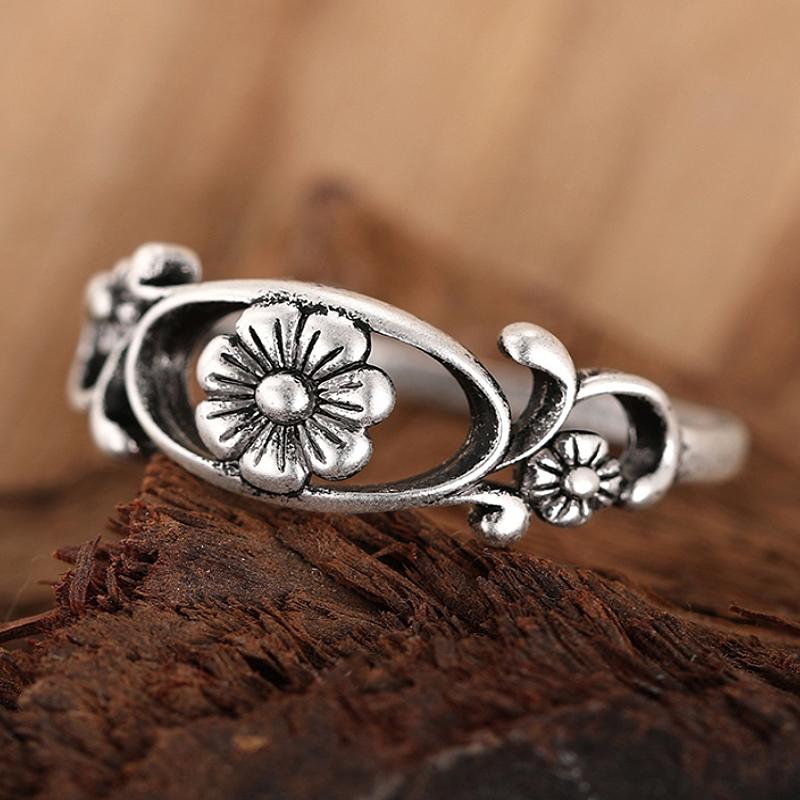 Vintage Aesthetic Engraved Design Hollow Flower Ring for Women Anniversary Gift Party Daily Classical Accessories Jewelry