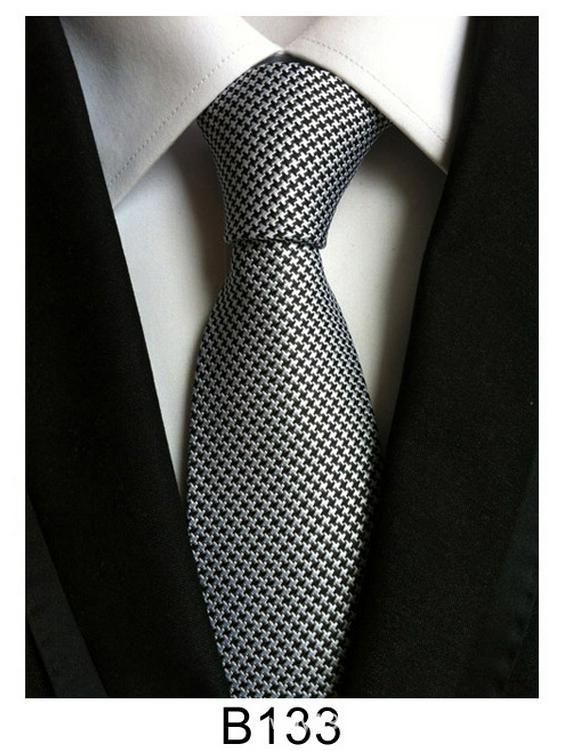 Cravate homme en soie et polyester faite main – Décontractée, formelle ou professionnelle