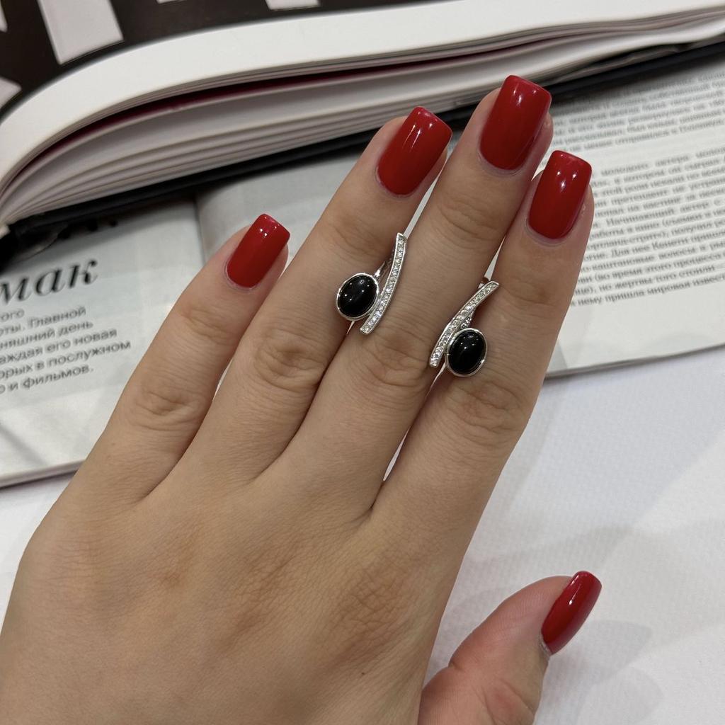 Серебряные серьги с натуральным ониксом, фианитами (60002092)