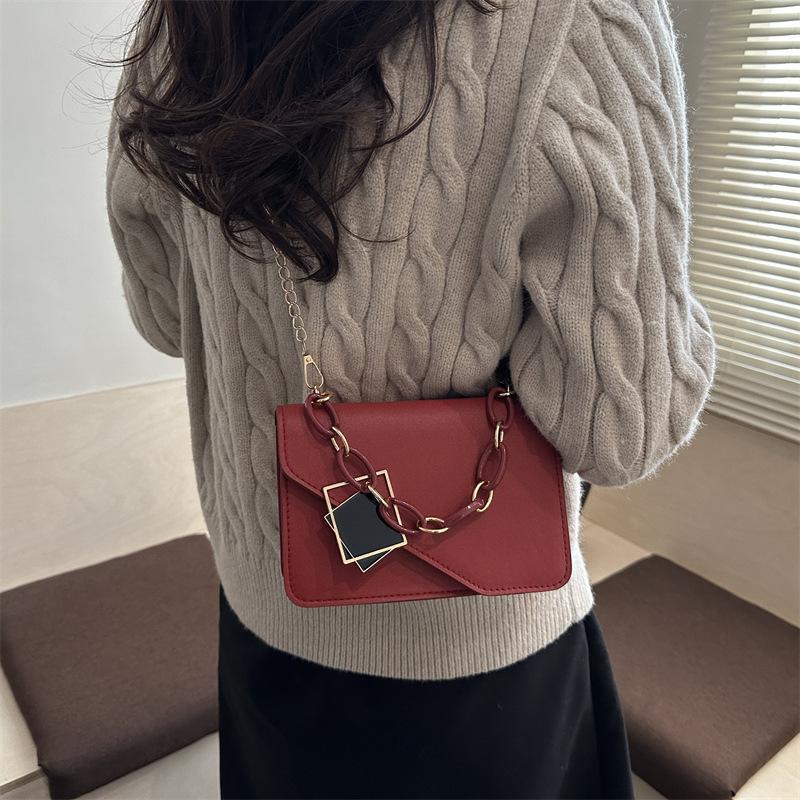 Einfache einfarbige Damen-Quadrat-Schultertaschen Strukturierte Damen-Ketten-Crossbody-Tasche Vielseitige Damen-PU-Leder-Klapp-Handtaschen