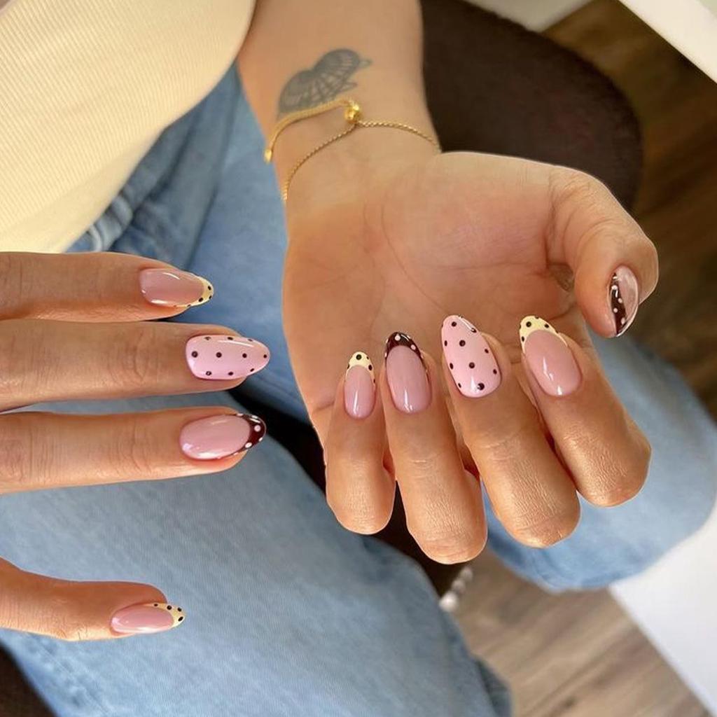 Le Fan Meijia 3D French Wearable Short Almond Flower False Nails