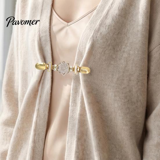 Elegant Scarf Clasp 2Pcs Vintage Sweater Clips for Women Girls, Retro Faux Pearl And Rhinestones Cardigan Clips, Collar Pin Dresses Shawls, Adjustable