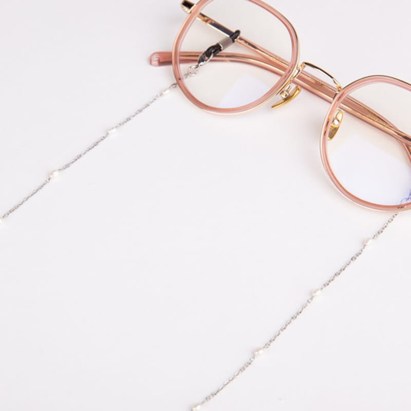 SPRING STRINGS Oval Pearl Chain