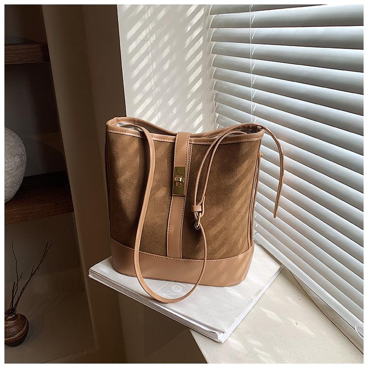 

Повсякденна модна сумка під пахву жіноча 2024 нова корейська версія ретро тренд сумка-відро преміальна сумка на плече хакі