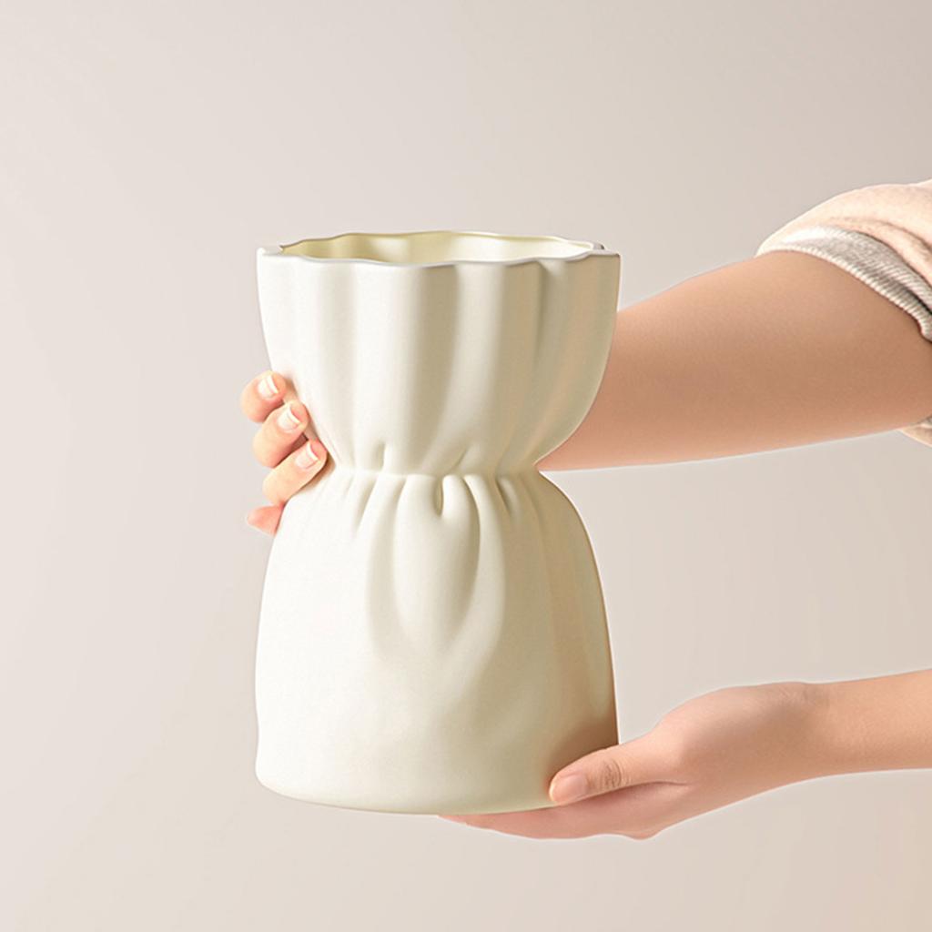 Small Plastic Flower Vases Decorative Unbreakable Bouquet Shape Vases for Dried And Artificial Flowers for Dining Wedding