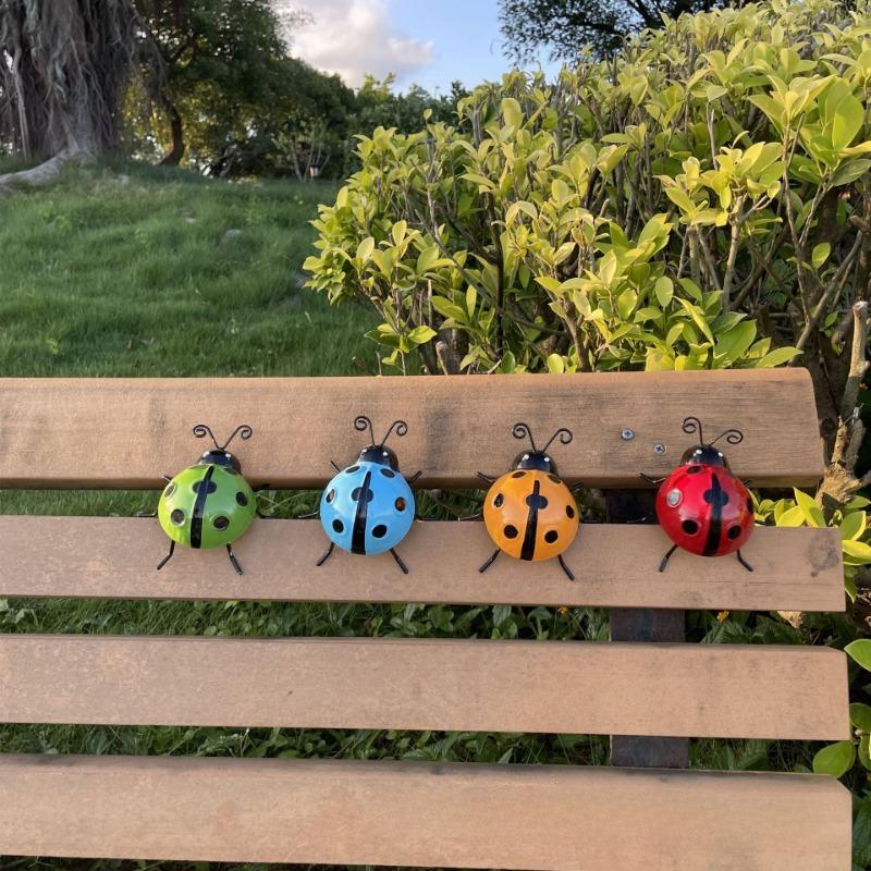 4pcs Set Creative Outdoor Courtyard Decoration Iron Crafts Decoration Garden Park Decoration Ladybug Insect Wall Hanging Gifts