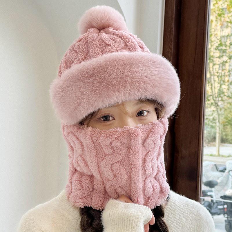 "Women's Winter Warm Cycling Hat with Windproof Mask & Thick Velvet Neck Integration"
