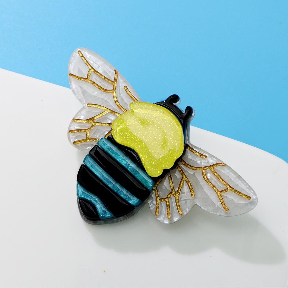New Acrylic Cute Bee Brooches For Women Small Fashion Insect Pin Cartoon Design Suit Shirt Accessories High Quality