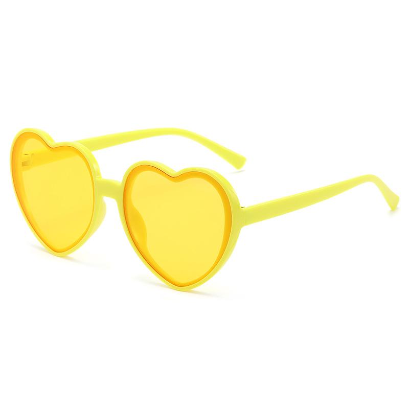 Trendy Fashion Heart Shaped Sunglasses Big Frame Sun Glasses UV400 Protection Unisex Eyewear for Wedding Bachelorette Party
