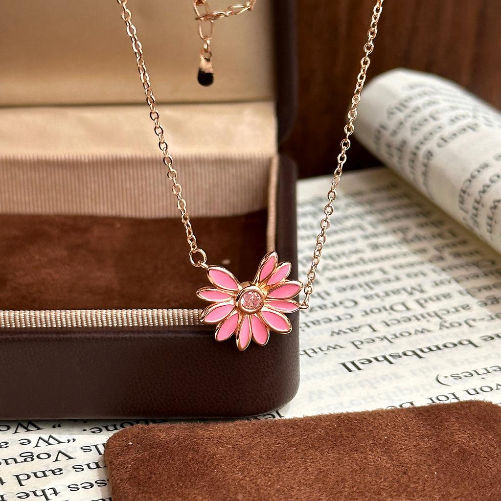 Japanese and Korean ins wind sweet and cool little daisy necklace collarbone chain small fresh neck chain