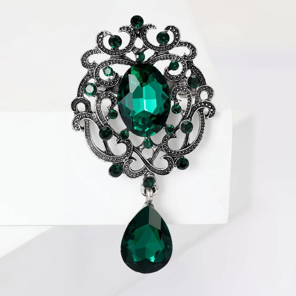 Rhinestone Flower Brooch for Women Unisex Trendy Crystal Glass Pendant Pins Event Funny Luxury Gifts New Year Friends Decoration