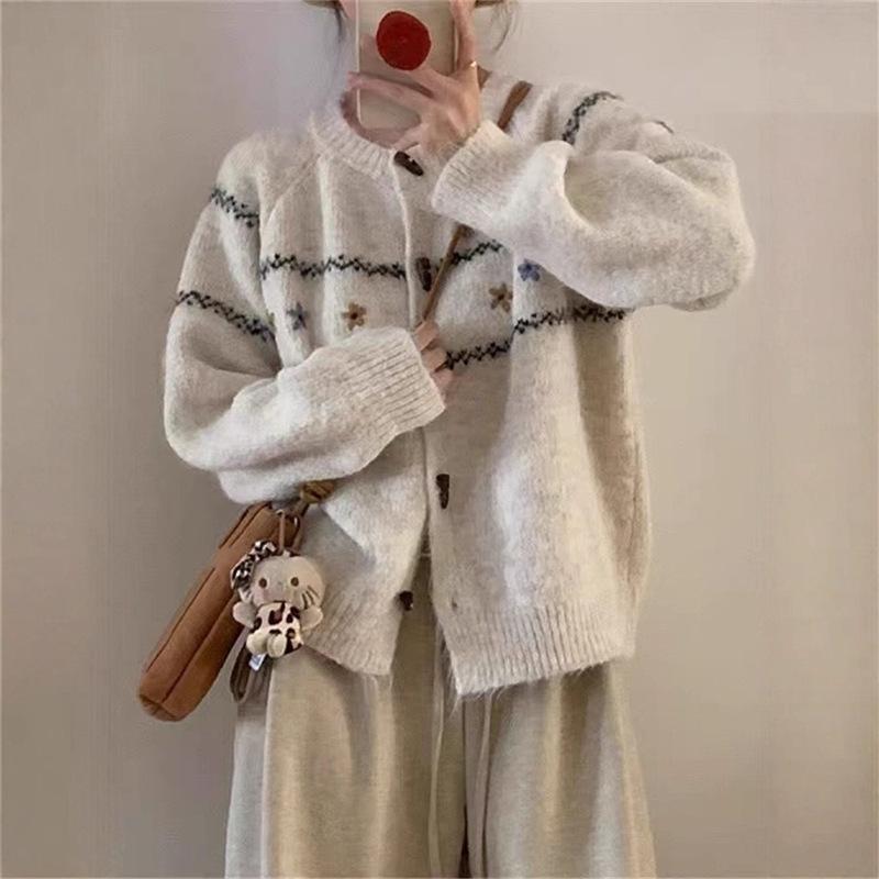 Autumn-Winter Women's Knit Cardigan: Round Neck, Horn Button, Embroidered, Casual, Versatile, Forest Style, Japanese-Korean Flair.