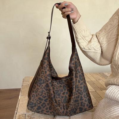 Large Capacity Leopard Print Shoulder Tote Bag Autumn and Winter New Retro Commuter Versatile Messenger Bag Women