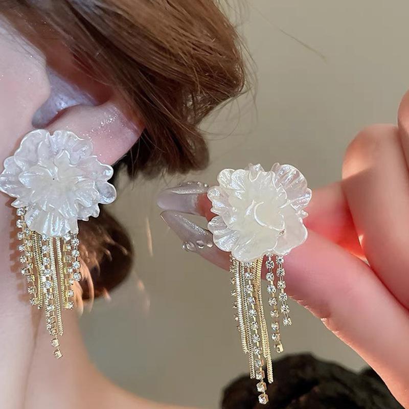 

111 silver needle French high-end flower fringed stud earrings, new earrings, light luxury design ear jewelry 925 silver needle