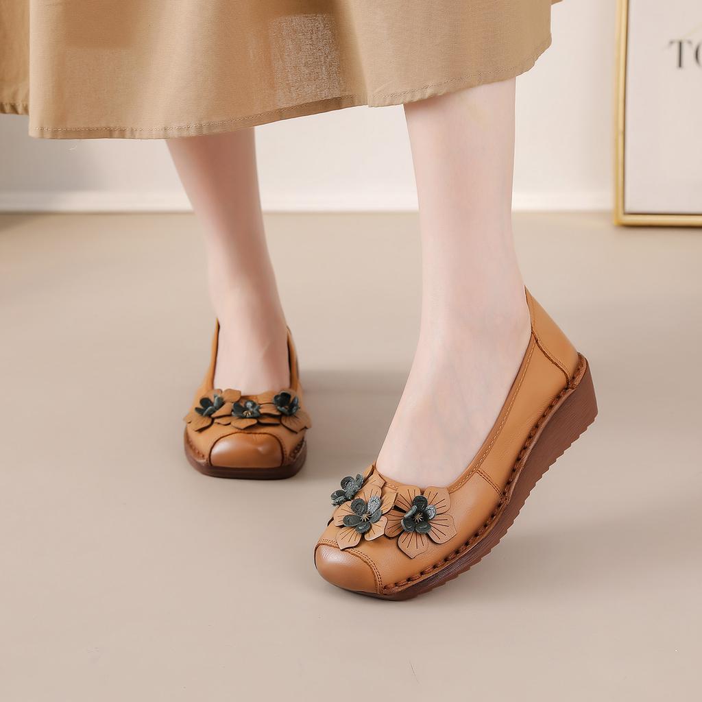 Fashion New Genuine Leather Wedge Pumps Women Med Heeled Pump Slip On Flats Elderly Woman Retro Moccasins Ladies Flat Sole Shallow Shoe