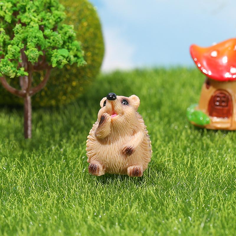 

Очаровательная миниатюрная полимерная фигурка ежика для поделок своими руками