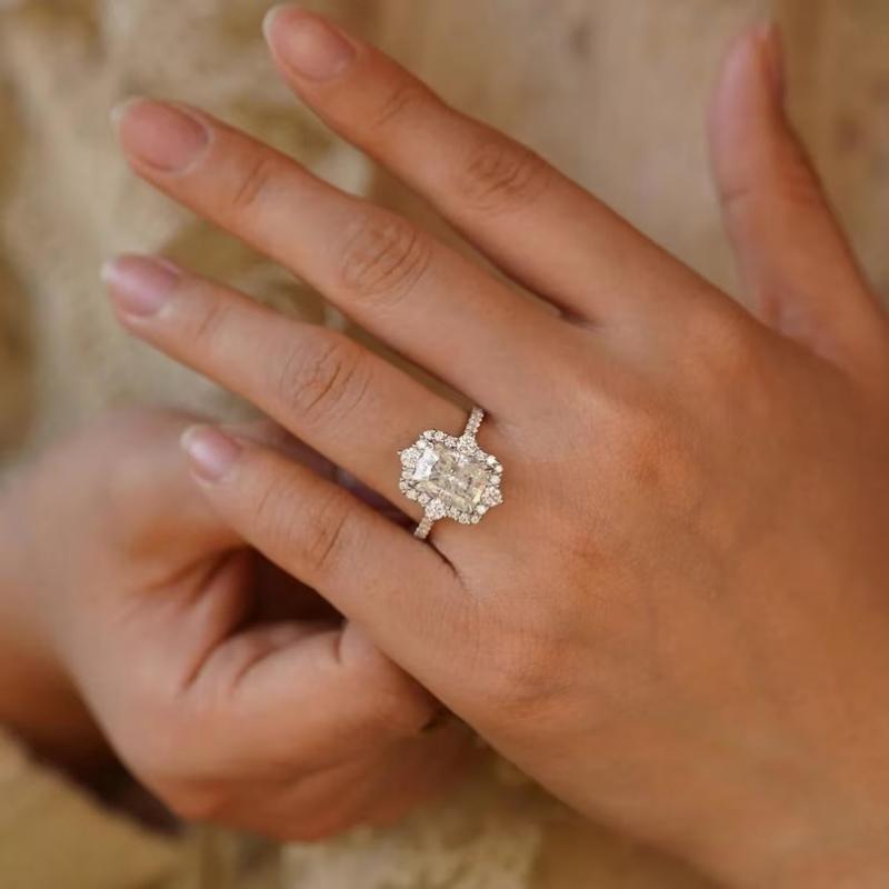 Luxurious Sparkling Zircon Square Women's Ring, Exquisite and Fashionable Wedding Banquet Jewelry Accessories