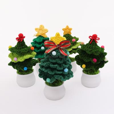 1PCS Handmade Crochet Christmas Tree Planter Polyester Desktop Decor for Xmas Party Mall Display Mini Gift