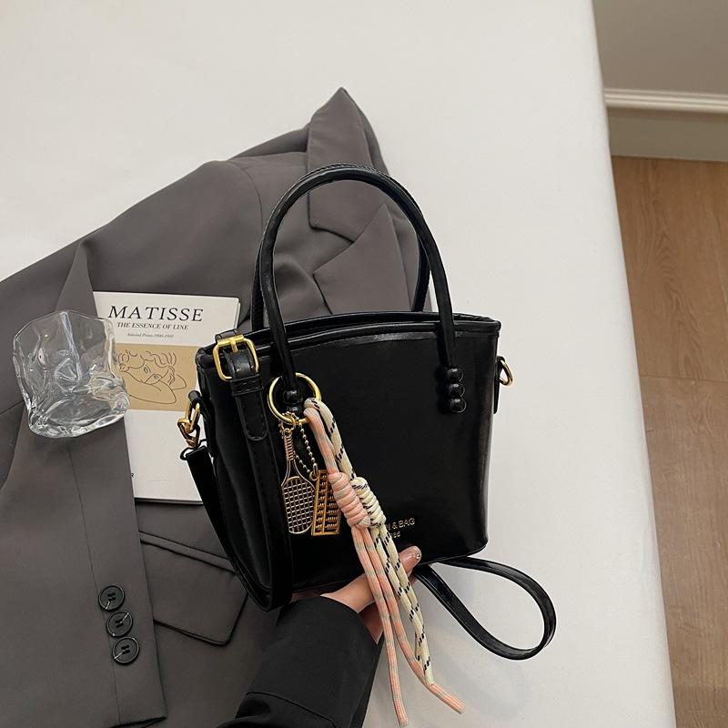 High-end Contrasting Color Portable Bucket Bag Women's New Spring and Summer Fashion Messenger Bag Commuter Small Bag