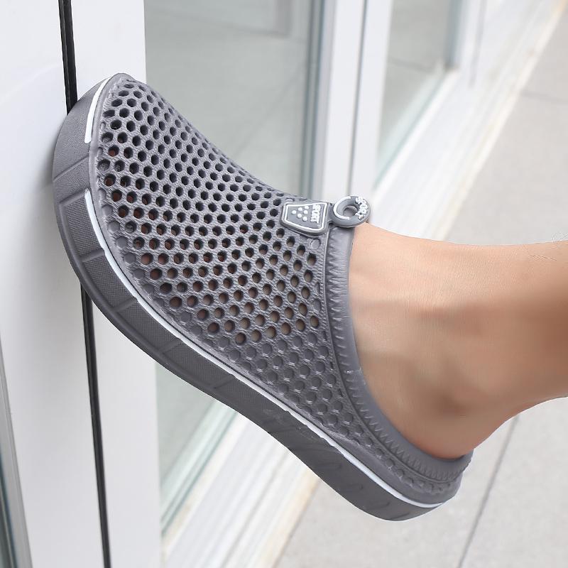 607 Summer New Outdoor Beach Shoes Personalized Lazy Cool Slippers Couple Breathable Hole Shoes One Piece 2025