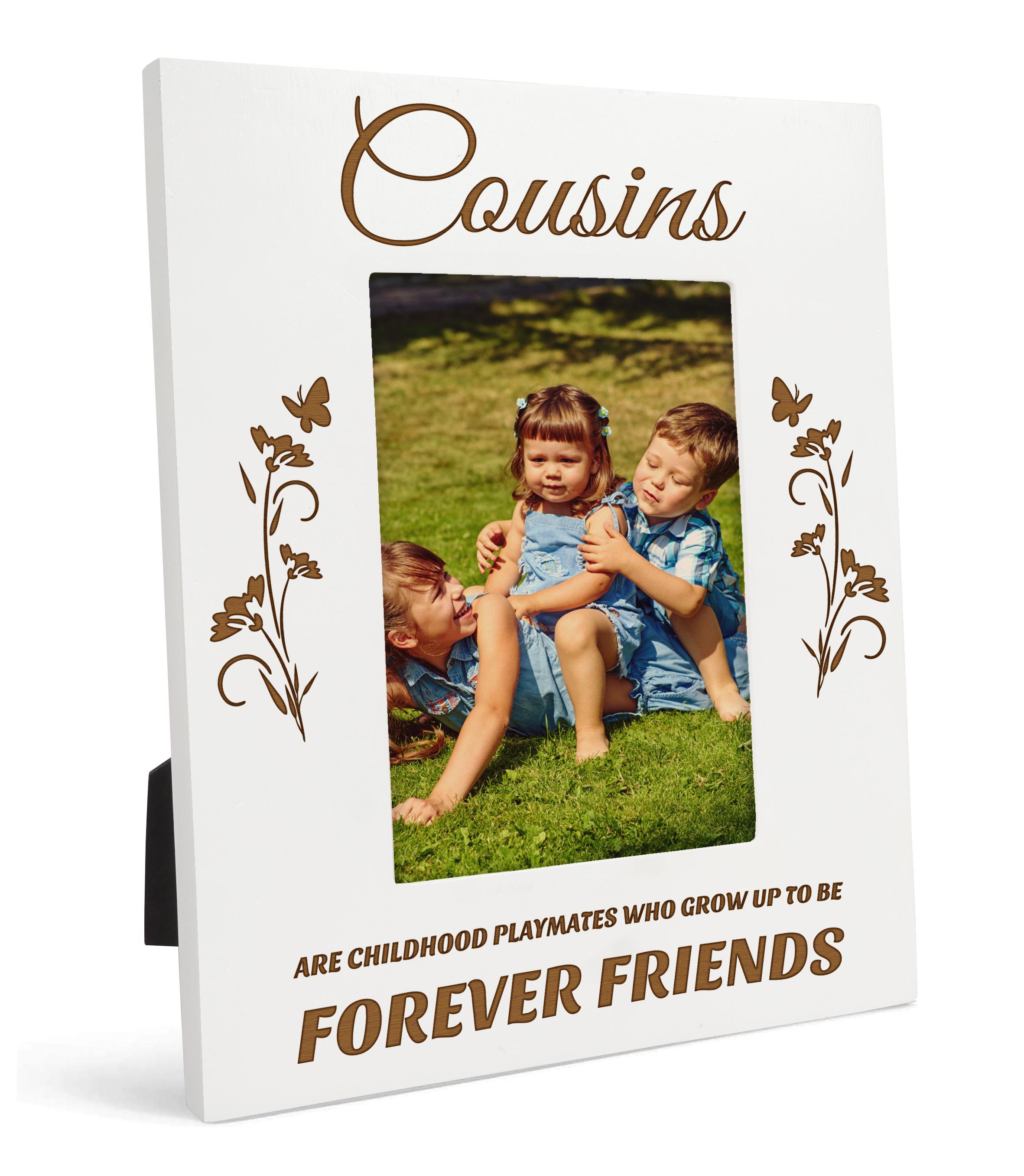 

Darling Souvenir MADE WITH LOVE Гравірована Настільна Фоторамка Дерев яна Цитати про Двоюрідних Братів та Сестер Біла Рамка для Фотографій 4x6 Inches Vertical білий