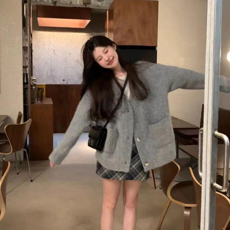 White Alpaca Wool Knit Cardigan: Soft, Fluffy, Loose Fit Sweater for Women - Ideal for Autumn and Winter.