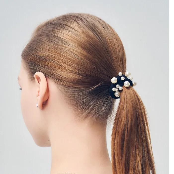 Pearl Scatter Hair Tie