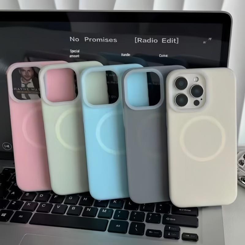 Apple 17 Pro Max Magnetic Jelly Case for iPhone 16 Pro - Liquid Silicone 14/15.