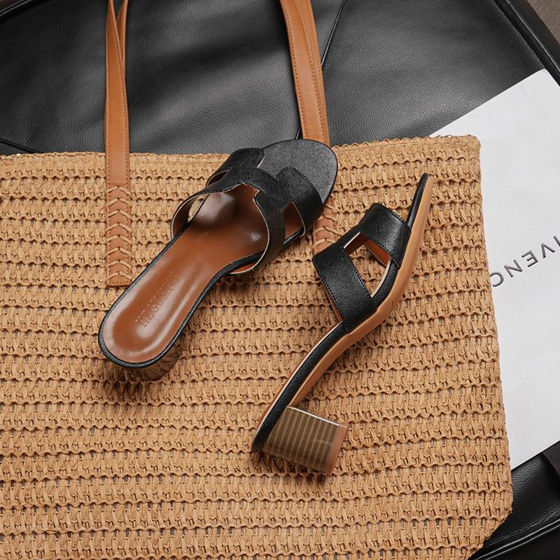 2025 Summer New Slippers Women's Medium Heel Thick Heel Cool Slippers Women's Fashion and Thin Beach Slippers Women