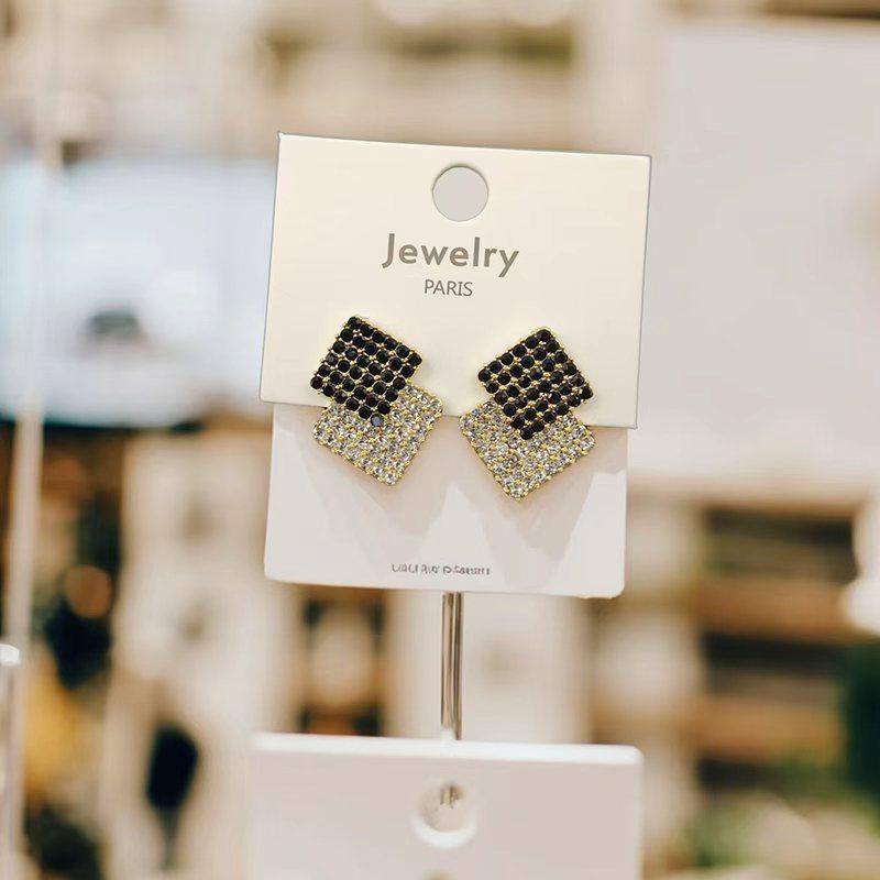Геометрические Черно-Белые Серьги-Гвоздики Двойной Ромб для Женщин - Шикарный, Роскошный Ретро-Дизайн