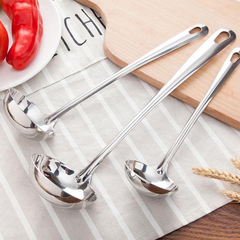 Suppensieb und Schöpfkelle aus Edelstahl mit langem Griff für große Porridge- oder Suppenportionen