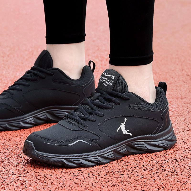 Auslaufmodelle der Marke für Herren, leichte Sportschuhe aus Leder – atmungsaktiv, vielseitig, samtig, stoßdämpfende Laufschuhe für den Herbst