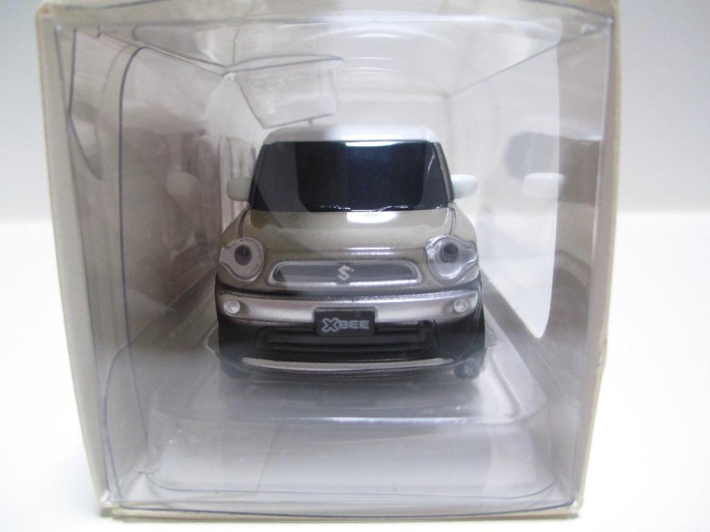 SUZUKI New XBEE Dealer special order Not for sale Pullback car Minicar Caravan Ivory pearl metallic x white